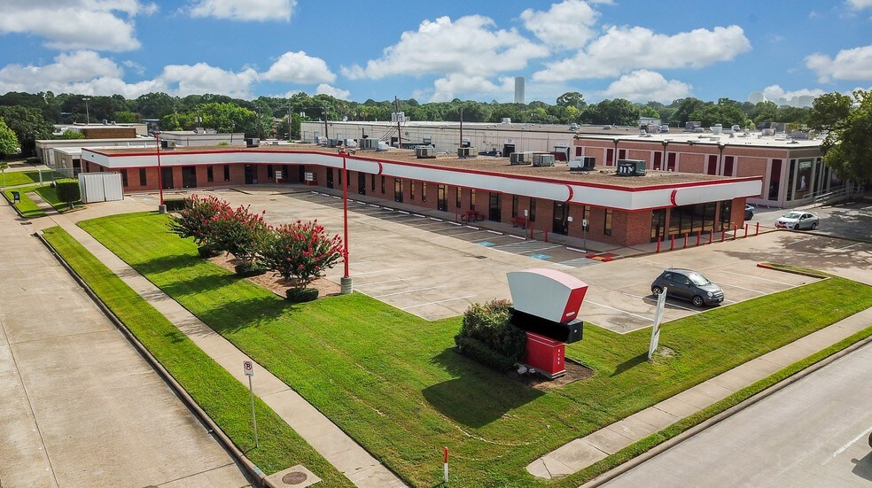 Primary Photo Of 8168 Westpark Dr, Houston Freestanding For Sale