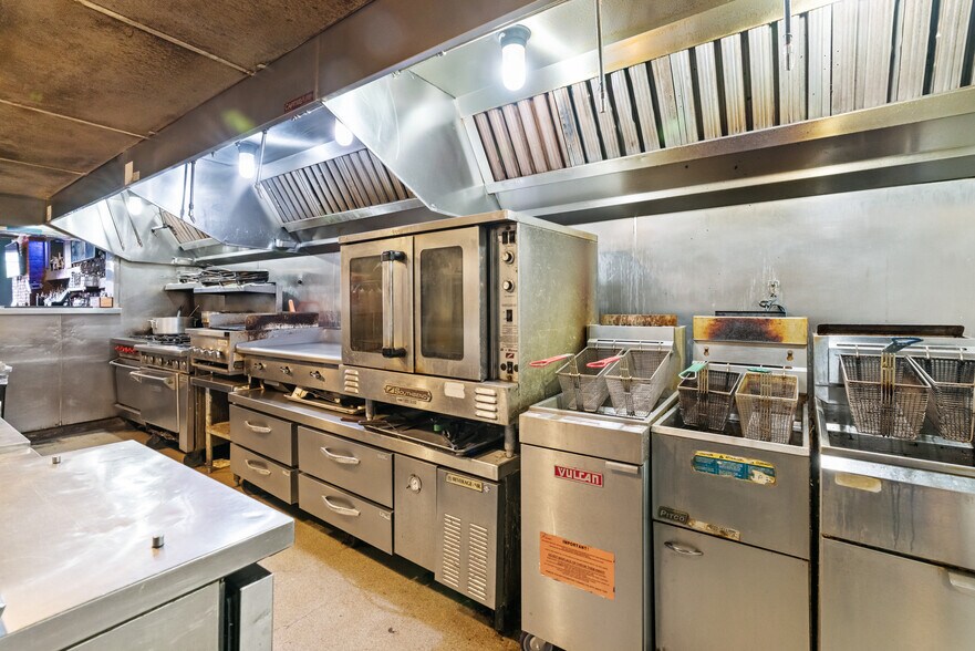 More Photos Of 123 Shiloh St, Pittsburgh Restaurant For Sale