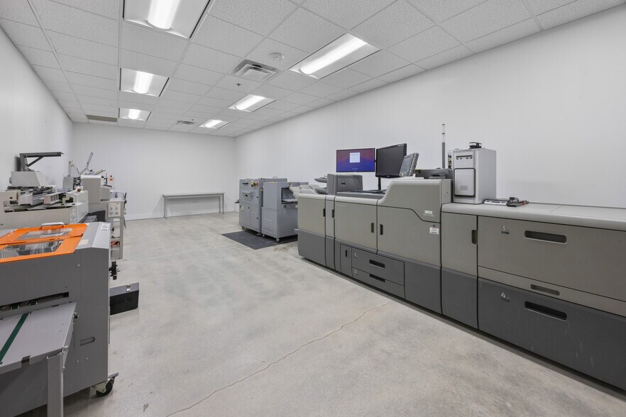 More Photos Of 1 Texas Station Ct, Timonium Office For Lease