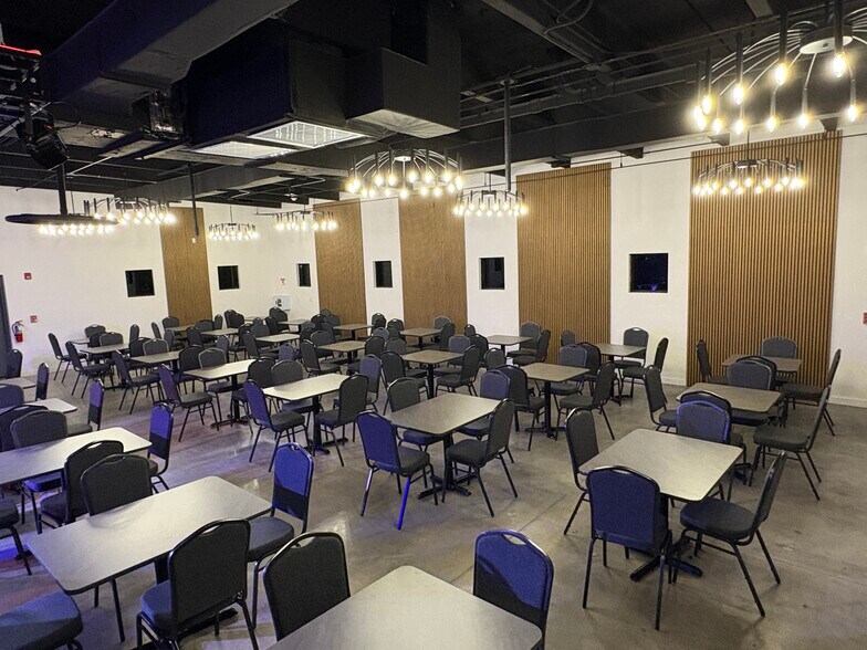 More Photos Of 220 NW 180th Ave, Pembroke Pines Restaurant For Lease