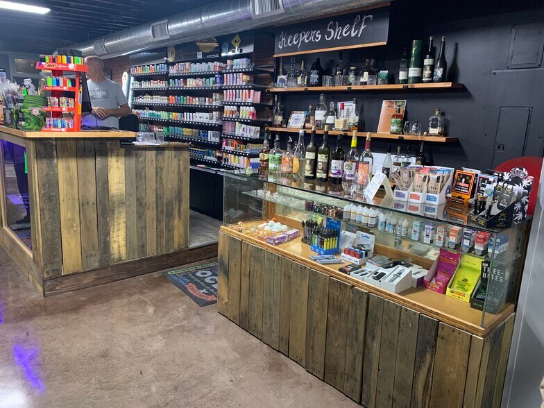 More Photos Of 20 S 3rd St, Columbia General Retail For Sale