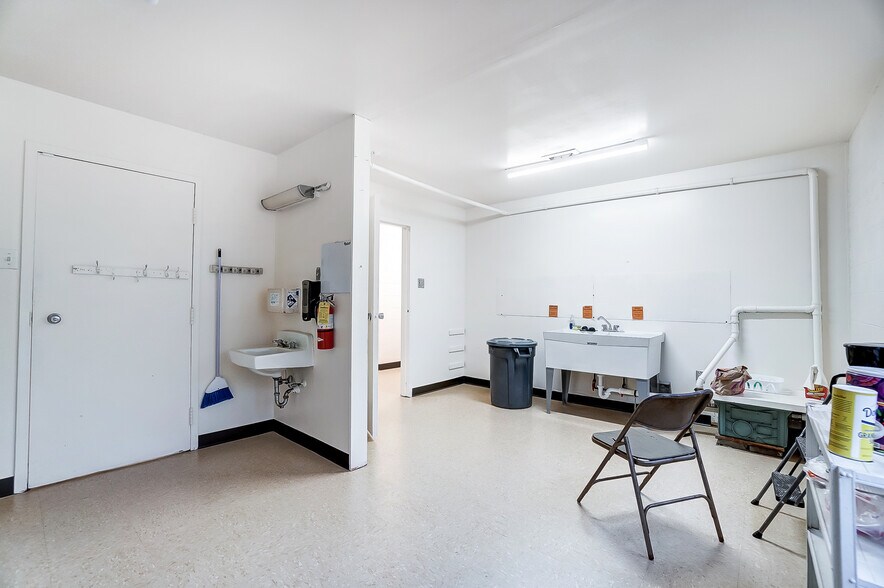 More Photos Of 1106 E High St, Springfield Schools For Sale