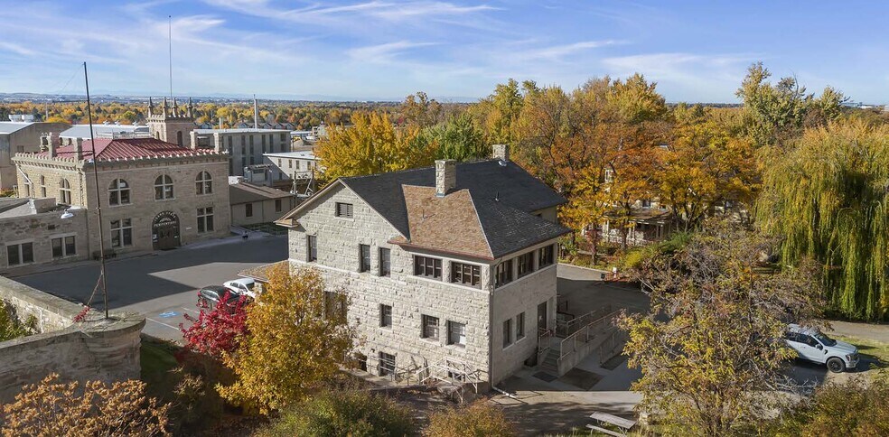 More Photos Of 2444 E Old Penitentiary Rd, Boise Office For Lease
