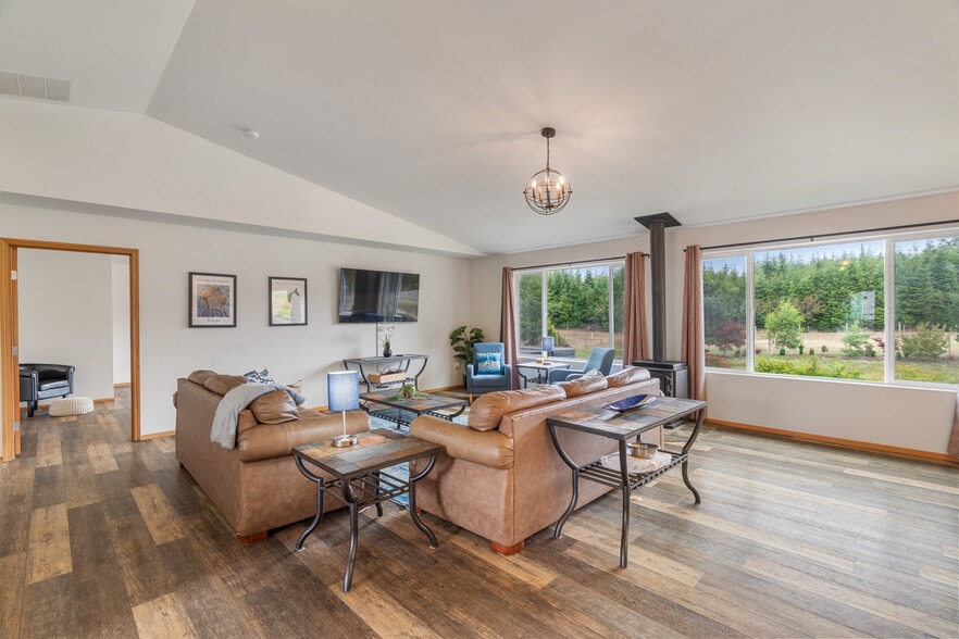 More Photos Of 1 S Arbor Rd, Aberdeen Winery Vineyard For Sale