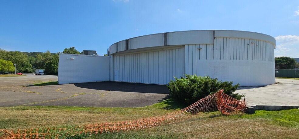 More Photos Of 45B Miry Brook Rd, Danbury Manufacturing For Sale