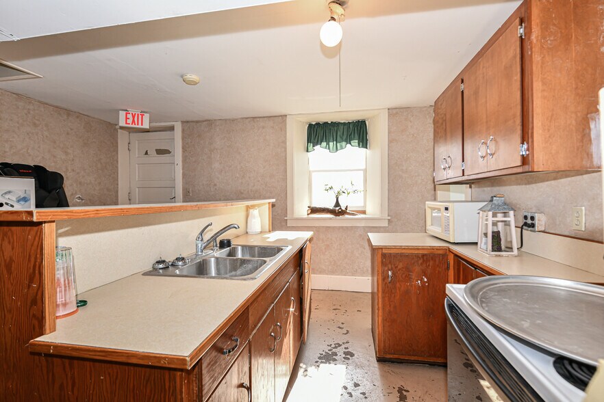 More Photos Of 1529 Church -1, Lyons Specialty For Sale
