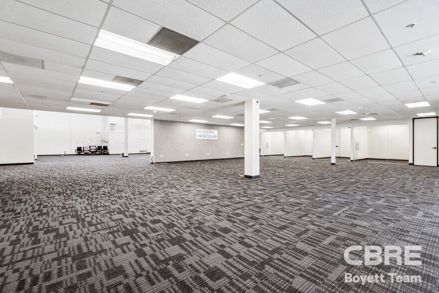 More Photos Of 26025 Mureau Rd, Calabasas Office For Sale