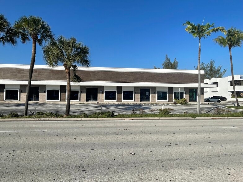 More Photos Of 2701-2715 E Commercial Blvd, Fort Lauderdale Freestanding For Lease