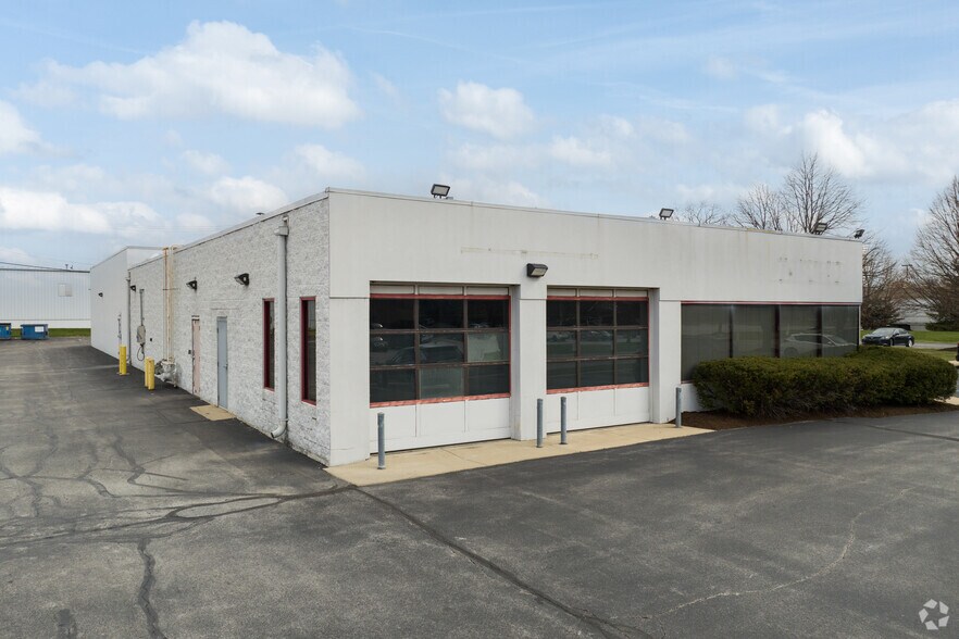 More Photos Of 6156 Trust Dr, Holland Office For Lease
