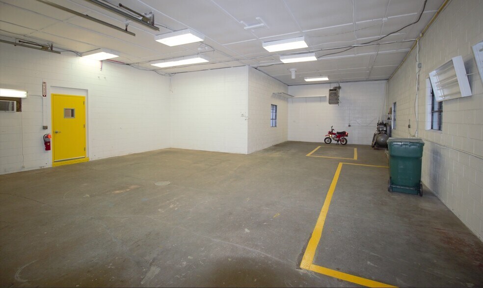 More Photos Of 52 Henry St, Hilton Warehouse For Sale