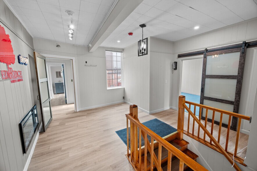 More Photos Of 54 Pleasant St, Newburyport Storefront Retail Office For Lease
