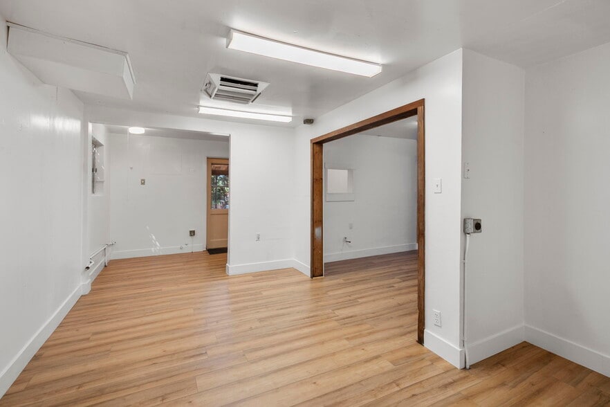 More Photos Of 961 Hwy 4, Arnold Flex For Sale