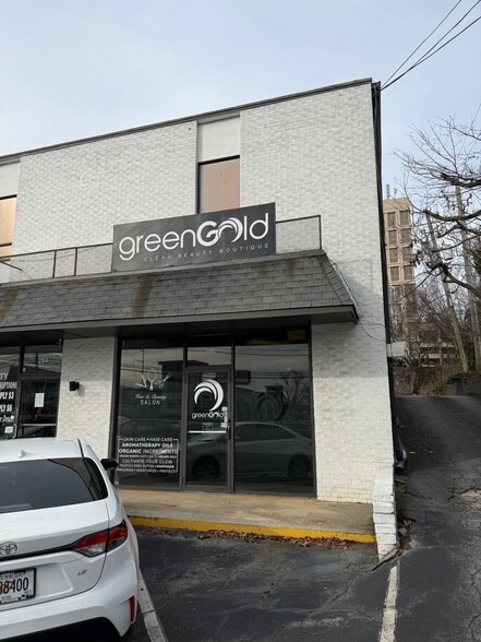 More Photos Of 290 NE Hammond Dr, Atlanta Unknown For Lease