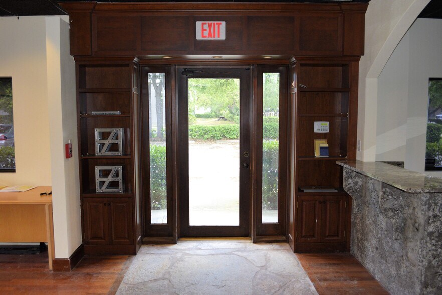 More Photos Of 1050 Central Park Dr, Sanford Warehouse For Lease