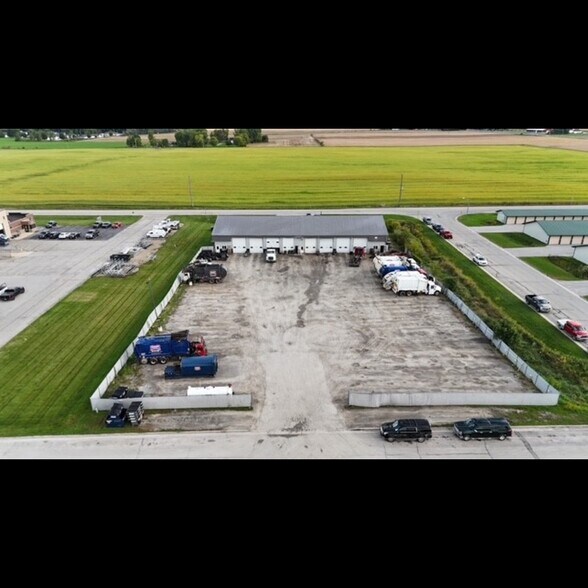More Photos Of 1120 Pearl St, Seymour Township Warehouse For Lease