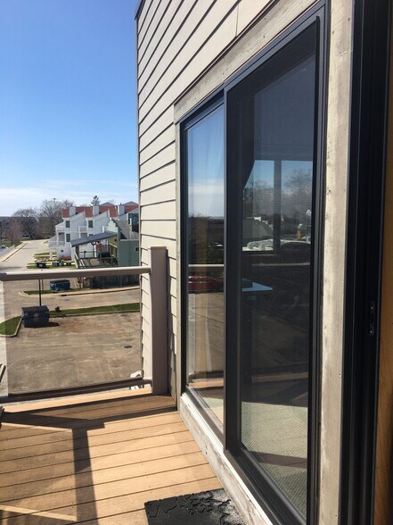 More Photos Of 310 Main St, Frankfort Storefront For Sale