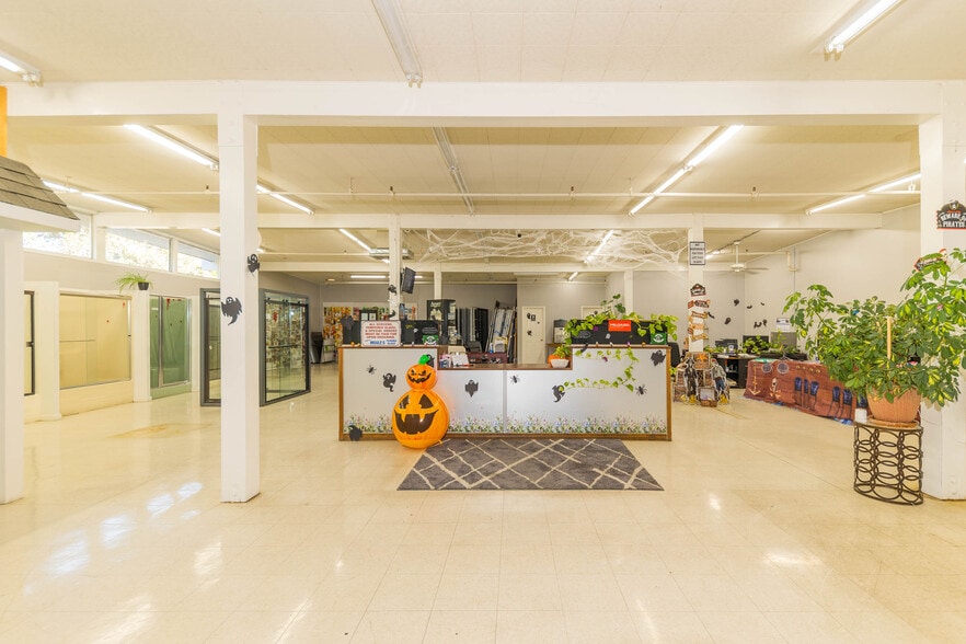 More Photos Of 515 Sycamore St, Red Bluff Industrial For Sale