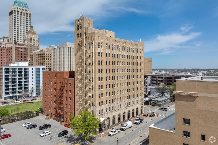More Photos Of 624 S Boston Ave, Tulsa Office For Sale