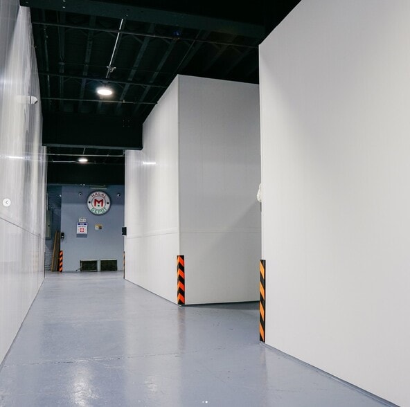 More Photos Of 9213 183rd St, Hollis Warehouse For Lease