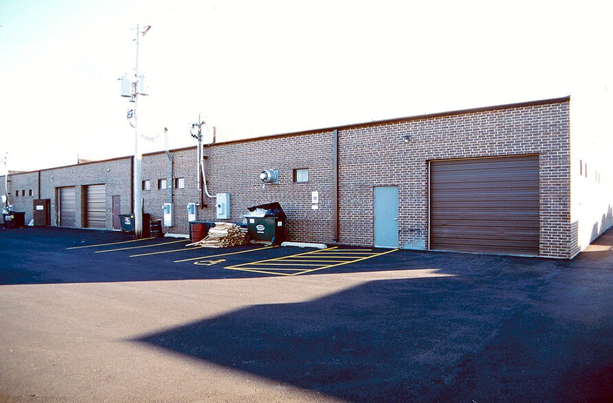 More Photos Of 810-812 Greenleaf Ave, Elk Grove Village Warehouse For Lease