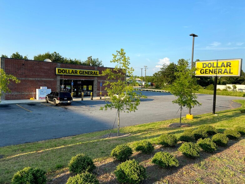 More Photos Of 205 Yarid St, Seneca Freestanding For Sale