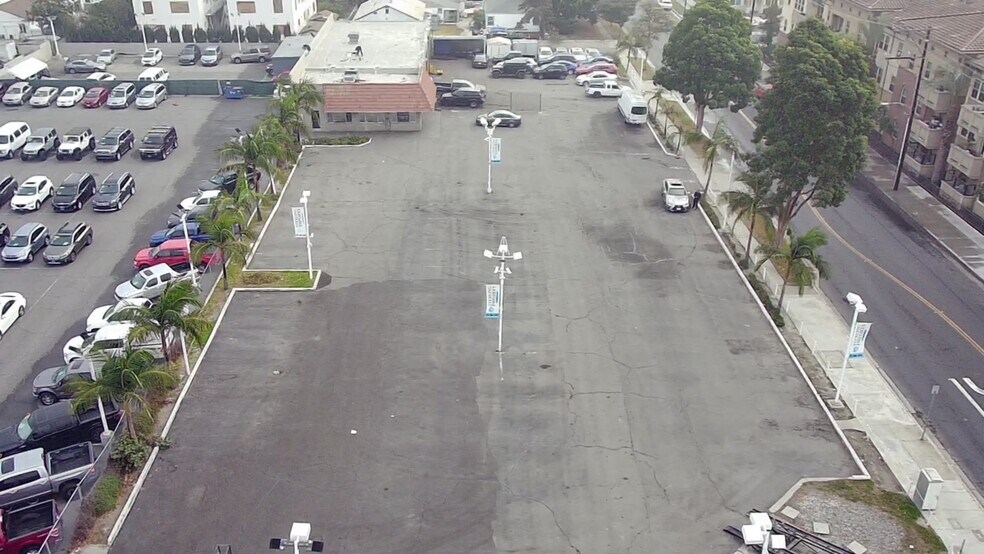 More Photos Of 909 N Harbor Blvd, Santa Ana Auto Dealership For Lease