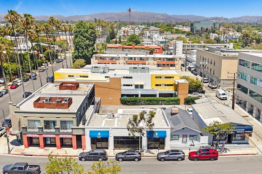 More Photos Of 1909 Santa Monica Blvd, Santa Monica Storefront For Lease