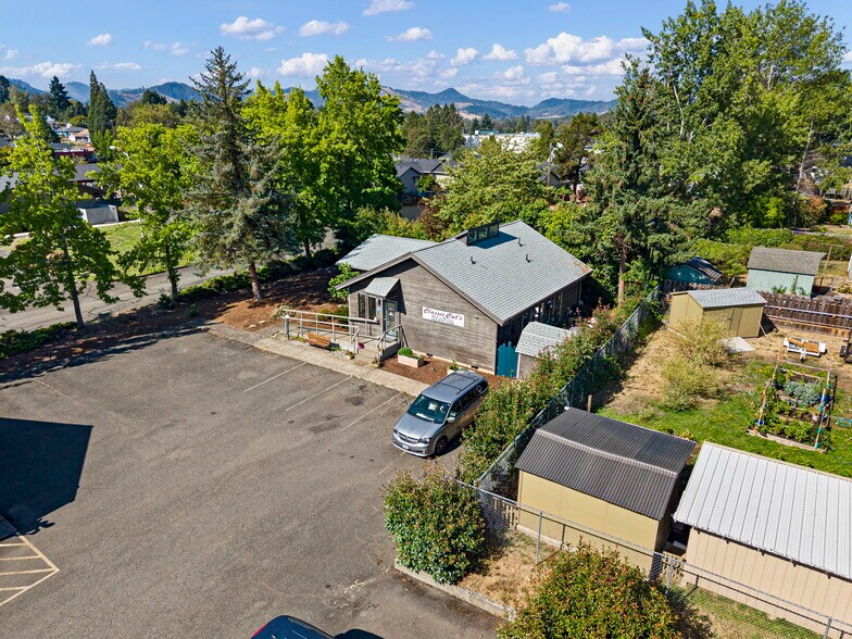 More Photos Of 92 NW Glenhart Ave, Winston Freestanding For Sale