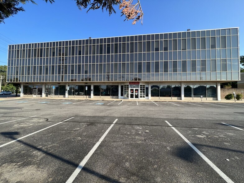 More Photos Of 1515 Reisterstown Rd, Pikesville Office For Lease