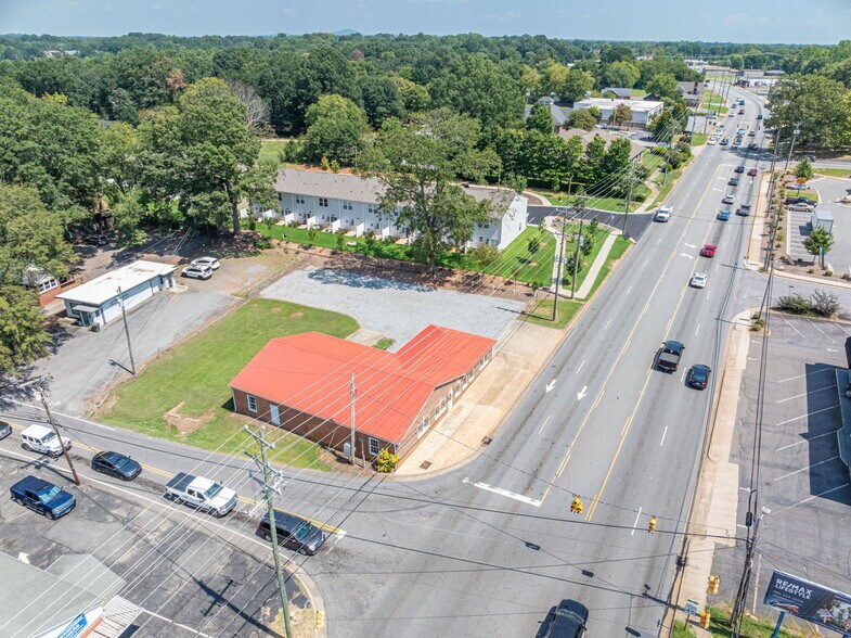 More Photos Of 2303 E Main St, Lincolnton Office For Sale