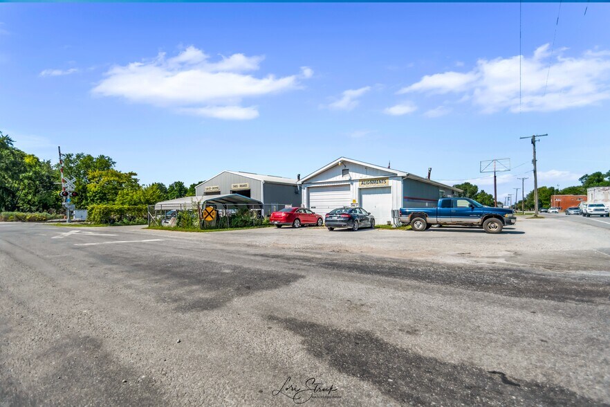 More Photos Of 300 Railroad Ave, Wheeler Auto Repair For Sale