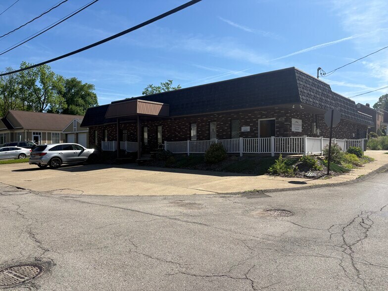 More Photos Of 773 Pershing St, Ellwood City Office For Sale
