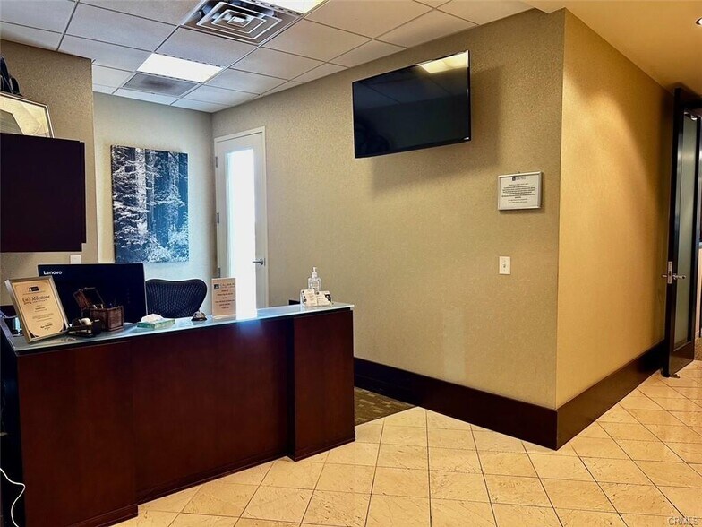 More Photos Of 2580 Sierra Sunrise Ter, Chico Office For Lease