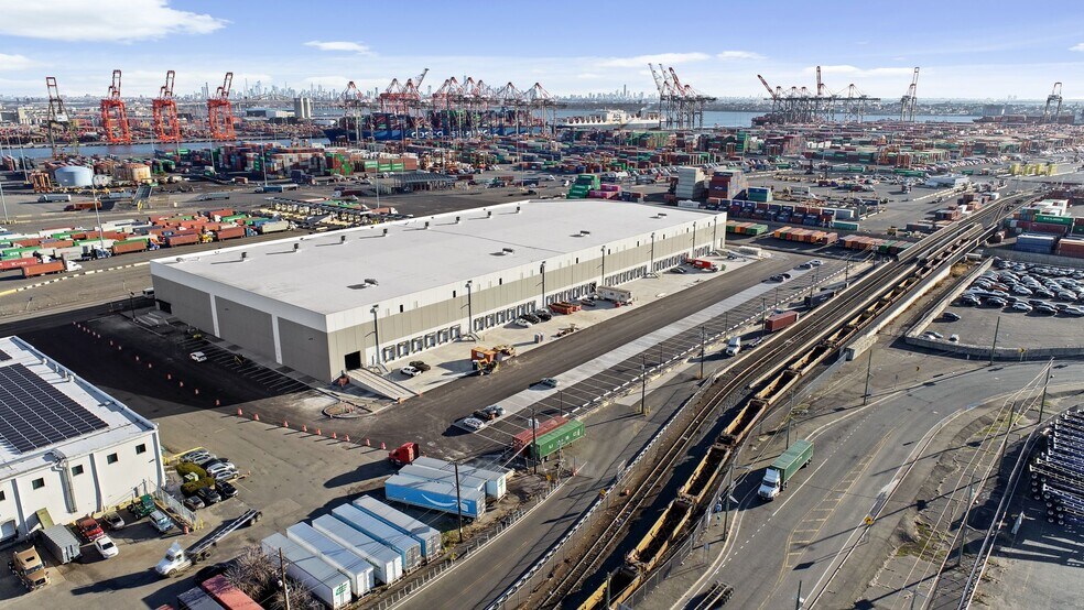 Primary Photo Of 5-61 Bay Ave, Elizabeth Distribution For Lease