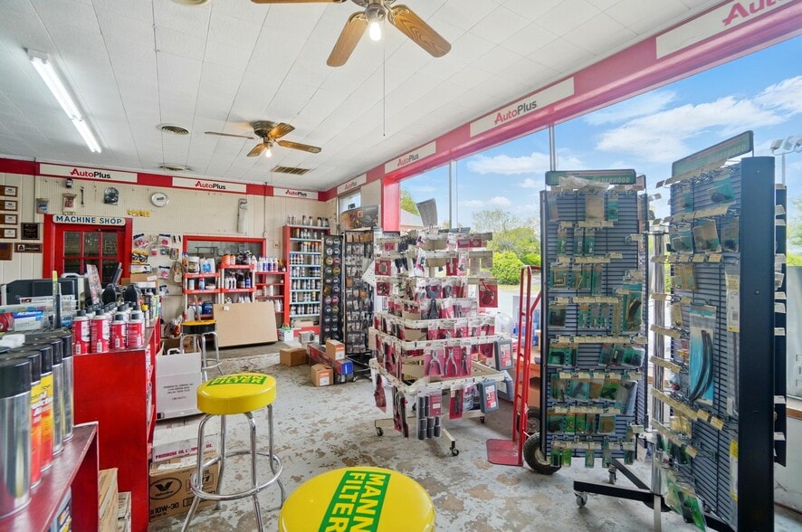 More Photos Of 315 W Morgan St, Monroe Auto Repair For Sale