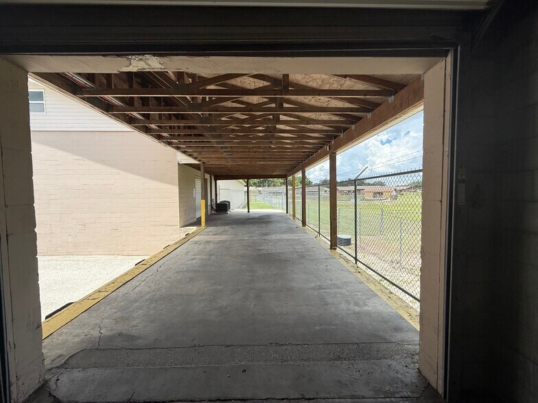 More Photos Of 9610 Harney Rd, Thonotosassa Warehouse For Sale