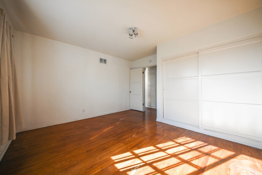 More Photos Of 8730-8736 Holloway Dr, West Hollywood Apartments For Sale