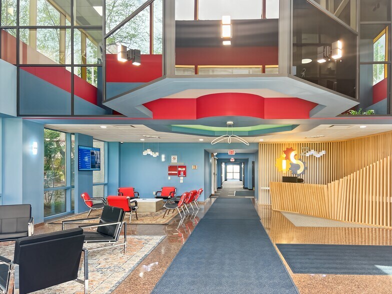 More Photos Of 100 7th Ave, Chardon Coworking Space