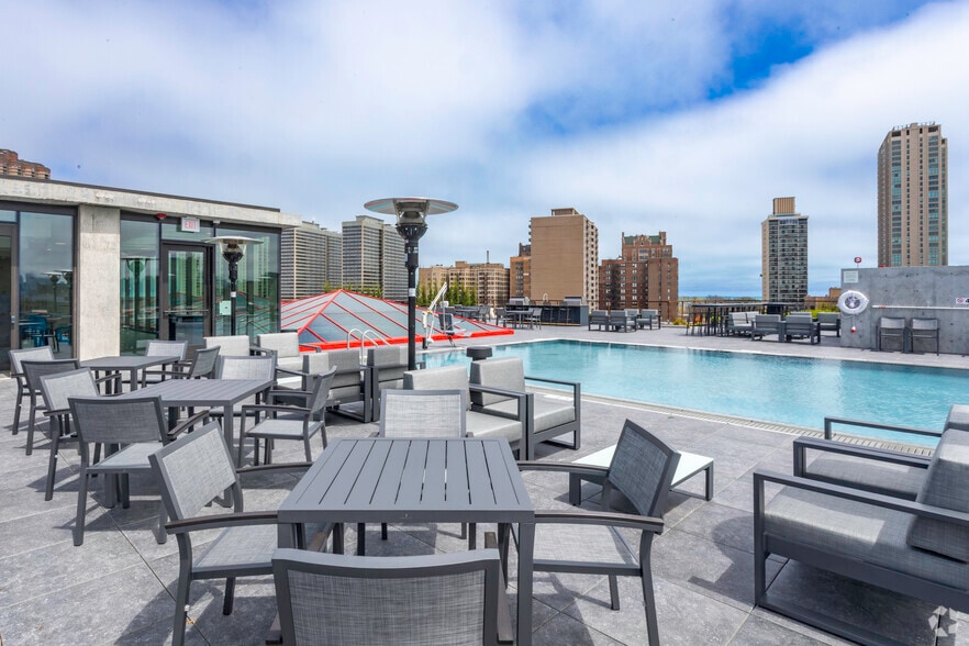 More Photos Of 3460 N Broadway St, Chicago Apartments For Lease