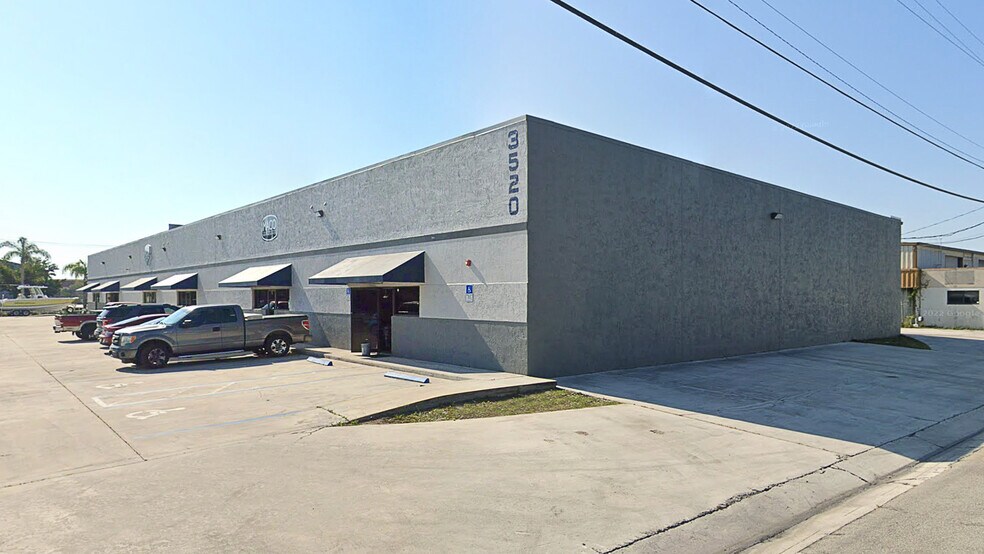 More Photos Of 3520 Consumer St, West Palm Beach Warehouse For Lease