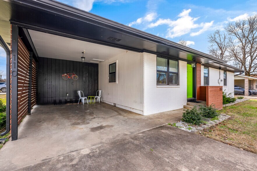 More Photos Of 110 SE 13th St, Bentonville Flex For Sale