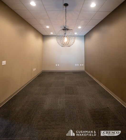 More Photos Of 1935 W 25th St, Cleveland Storefront Retail Office For Sale