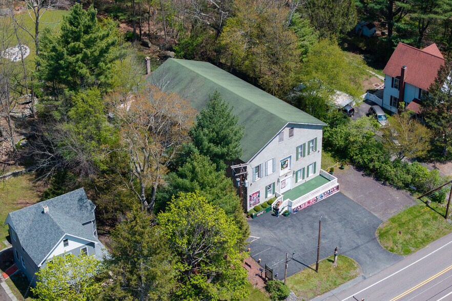 More Photos Of 736 Texas Palmyra Hwy, White Mills Storefront Retail Residential For Sale