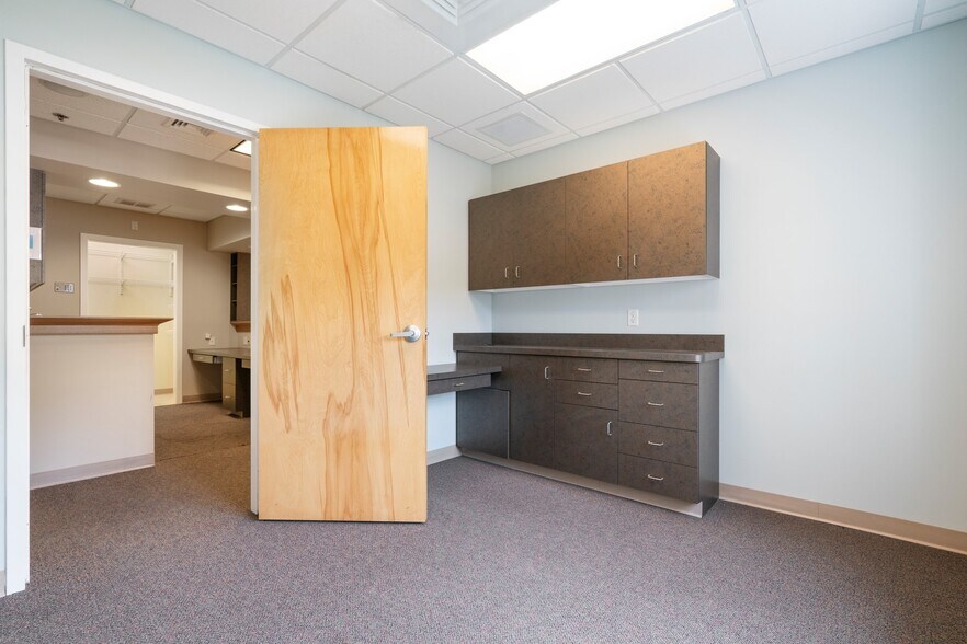 More Photos Of 223 Chief Justice Cushing Hwy, Cohasset Medical For Lease