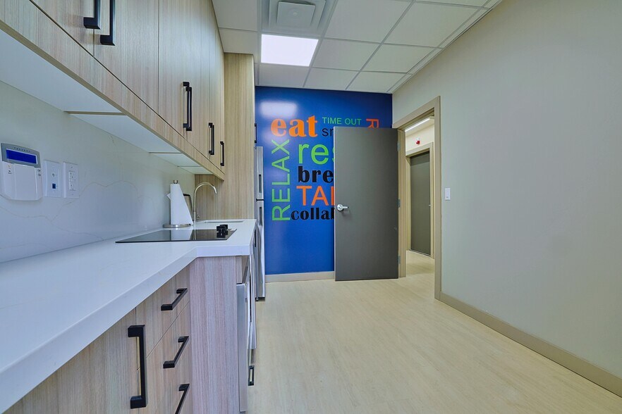 More Photos Of 1200 Derry Rd E, Mississauga Freestanding For Lease