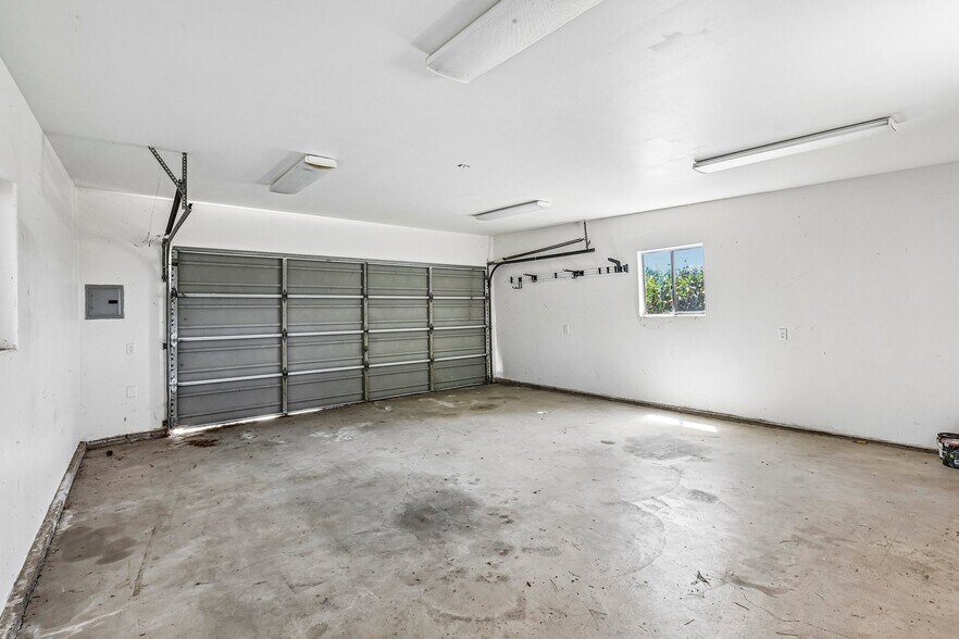 More Photos Of 3378 N Mountain View Dr, San Diego Apartments For Sale