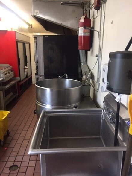 More Photos Of 186 Terry Rd, Smithtown Restaurant For Sale