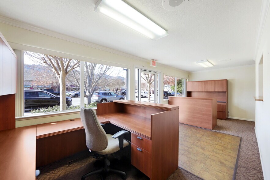 More Photos Of 70 Railroad Ave, Danville Office For Sale