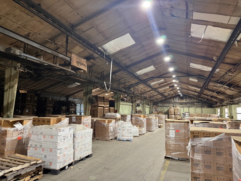 More Photos Of 3060 South Ave, Toledo Manufacturing For Lease