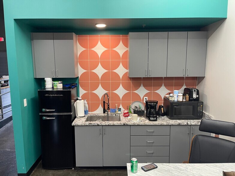 More Photos Of 1609 E 4th St, Tulsa Office For Lease